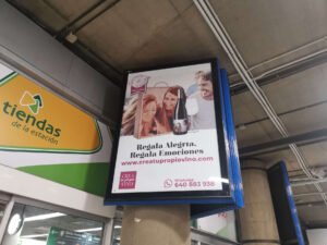 Contratar un anuncio mupis Renfe Contratar un anuncio mupis Renfe